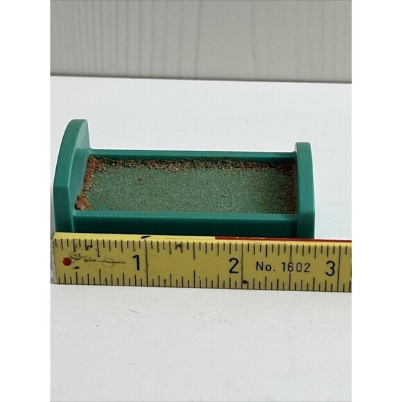 Vintage Fisher-Price Little People Hospital 3 Pieces: Ambulance, sink & bed #931 - Picture 9 of 16